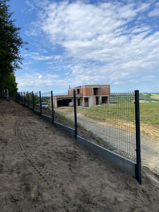 Montaż bram, ogrodzeń panelowych 3D,z siatki oraz ogrodzeń betonowych.