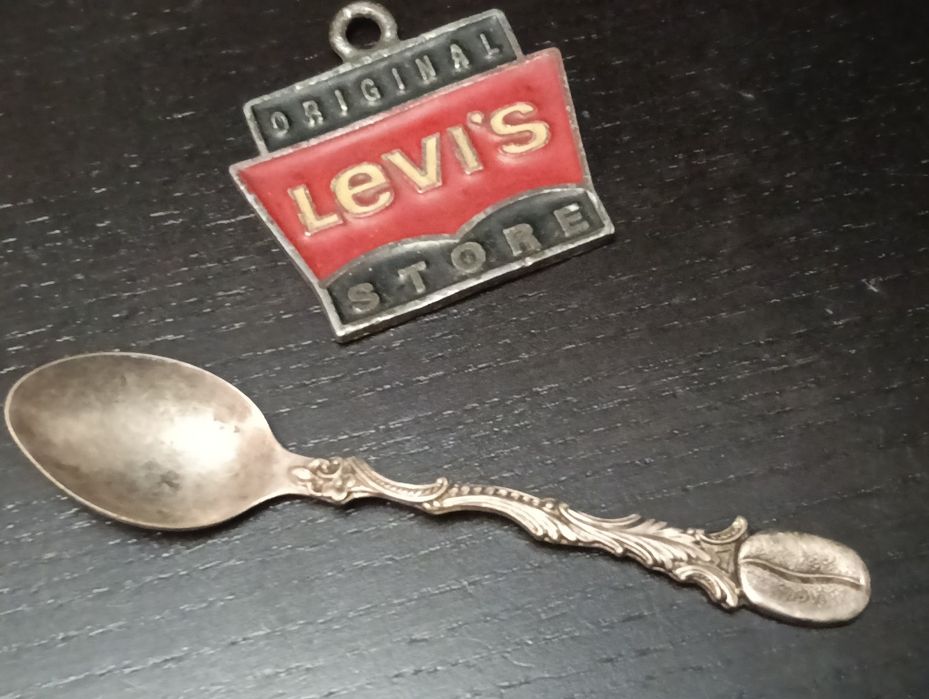 Colher em casquinha e porte chaves Levi's