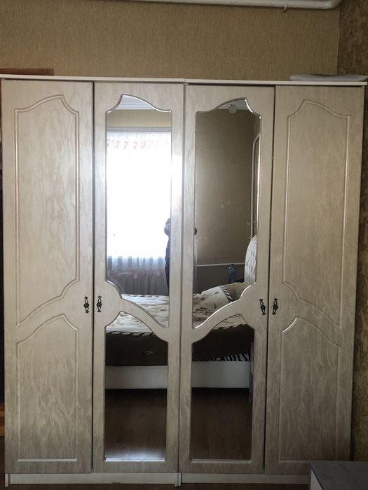 Продам шафу з комодом