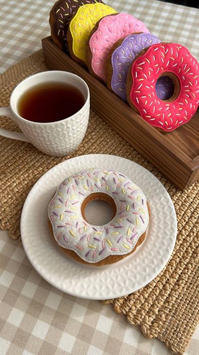 Іграшкова їжа. Пончики з фетру. Їжа з фетру. Іграшки з фетру.