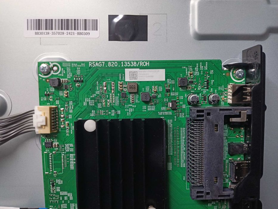 Smart TV Hisense 65A6N ,LCD partido, todas as peças impecáveis