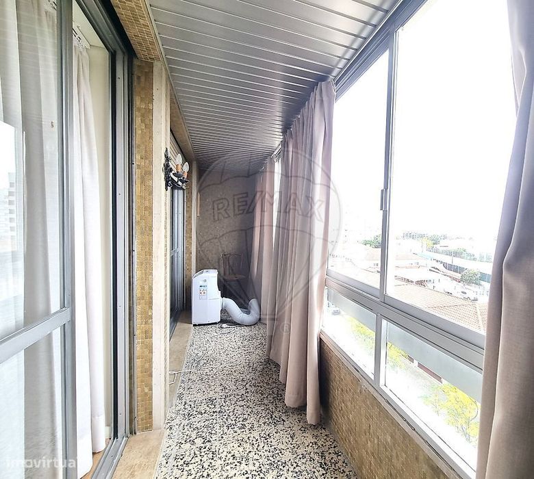 Apartamento T4 para arrendamento