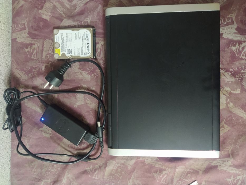 Ноутбук DELL M1330