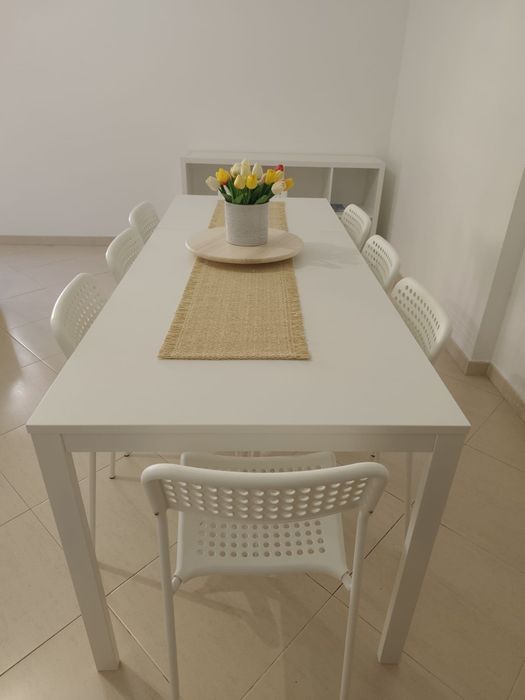 Mesa Extensível Ikea VIHALS Branca com 8 cadeiras