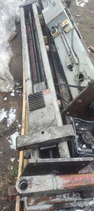 Podnośnik dwukolumnowy