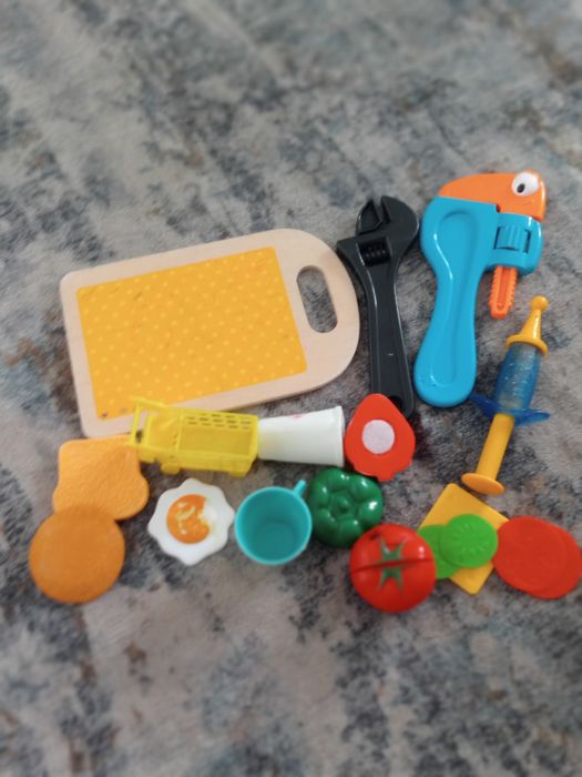 Warzywa dla dzieci plus dwa narzędzia.