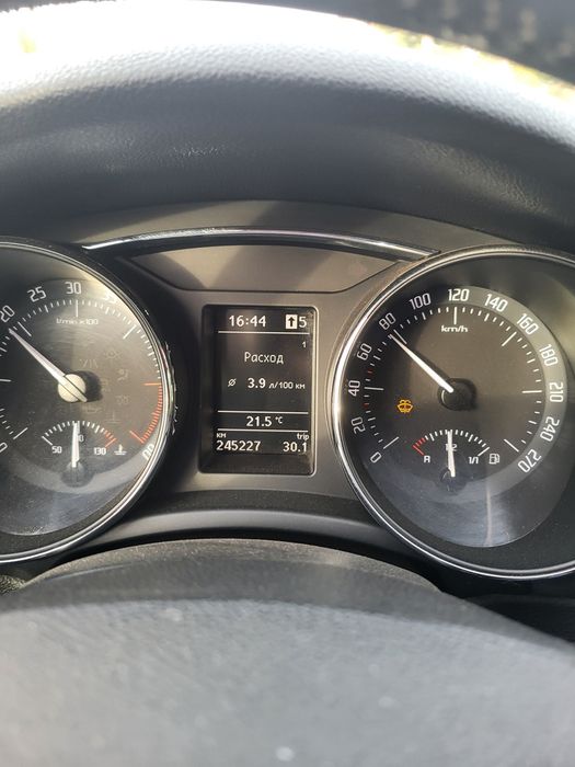 Skoda Superb 2 універсал 1.6 тді