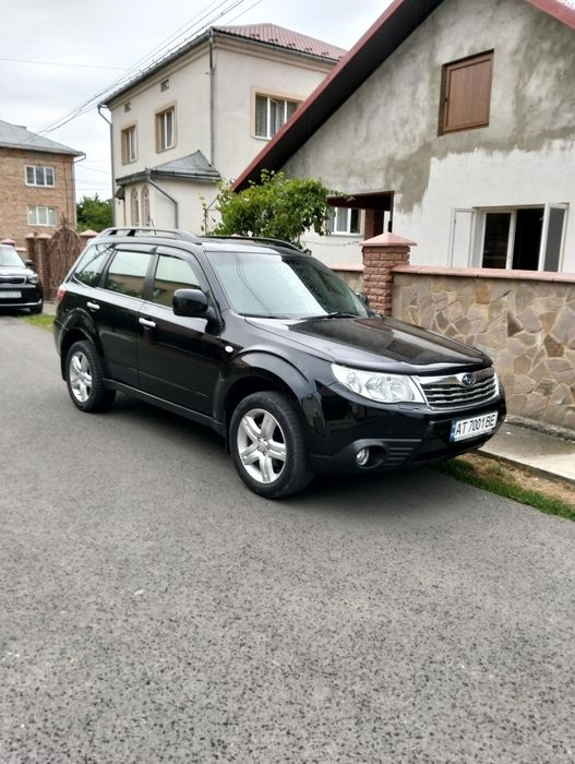 Продається авто Субару форестер 10року, бензин автомат коробка