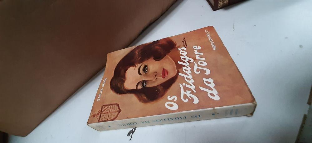 Livros vários  literatura Portuguesa e nao só… so vendo