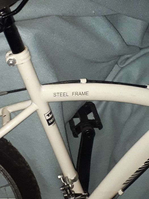 Bicicleta de cidade, semi-nova