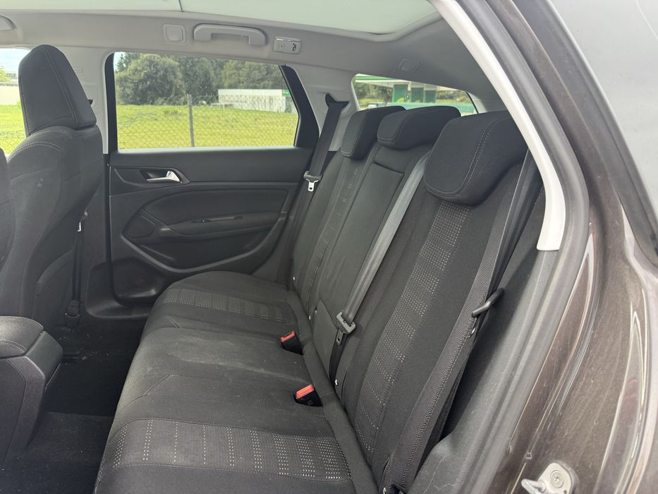 Peugeot 308 1.2 allure  180.000 km com teto panoramico