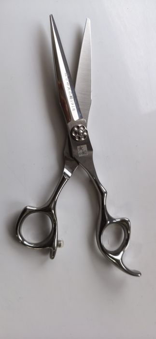 Продам парикмахерские ножницы 5.5,новые