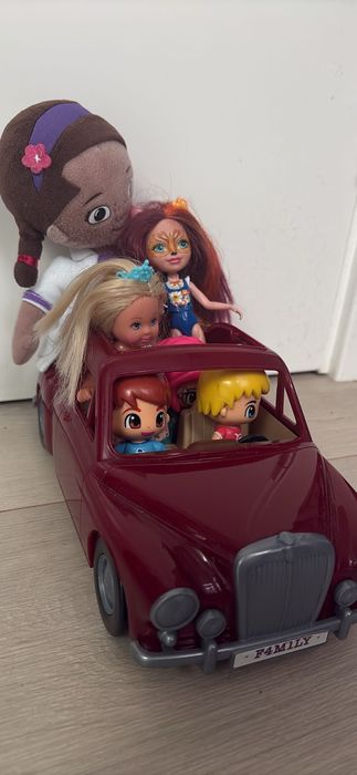 Carro Family com vários Bonecos