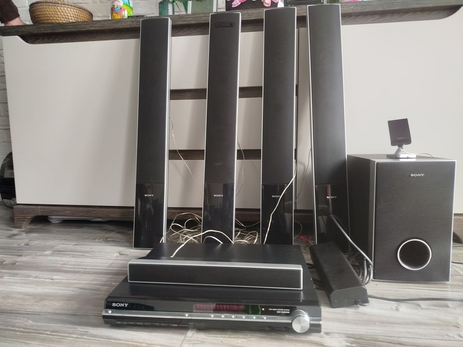 Kino domowe Sony DAV-DZ830W