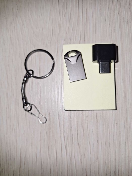 Pendrive 4GB + zawieszka+ adapter USB-C