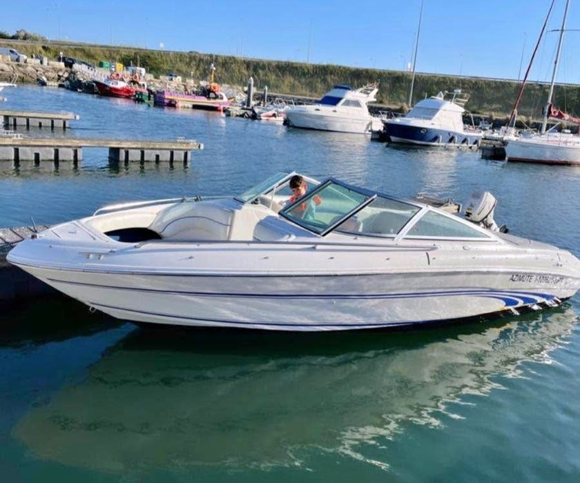 Barco proa aberta Sea ray