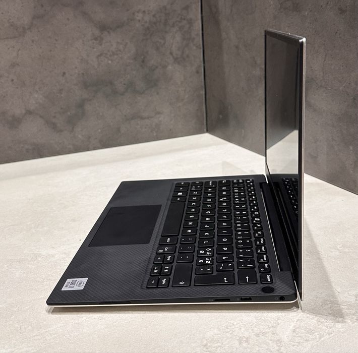 Ноутбук Dell XPS P82G 13.3" 16/256GB SDD i7-10510! N3291