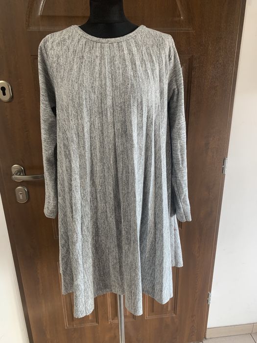 Sukienka oversize plisowana rozm uni szara