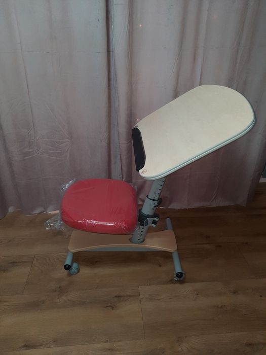 Stolik Ergonomiczny z Siedziskiem