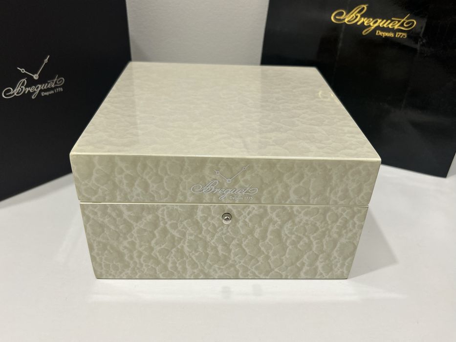 Коробки  Breguet