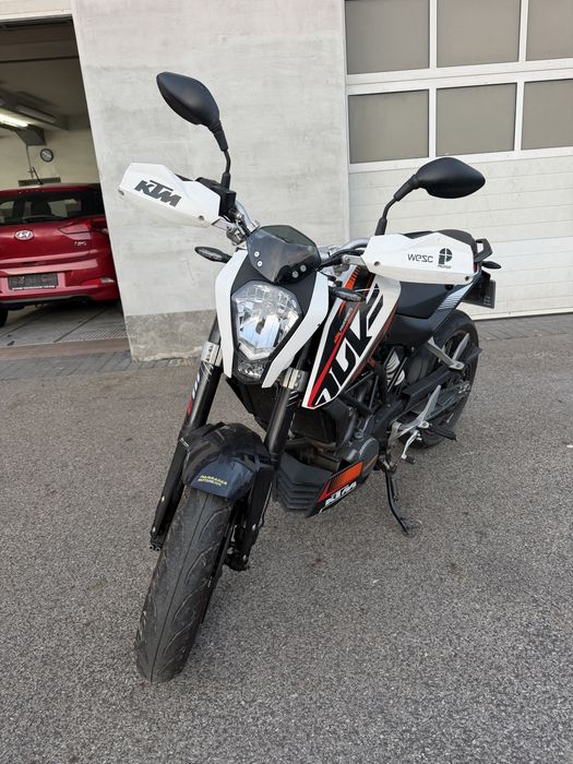 Ktm Duke 125cm !!