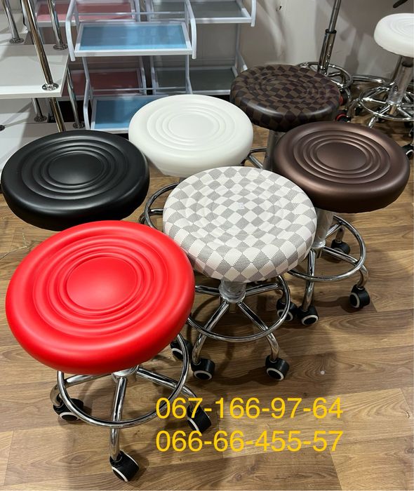 Стул мастера маникюра ,педикюра ,косметолога,парикмахера