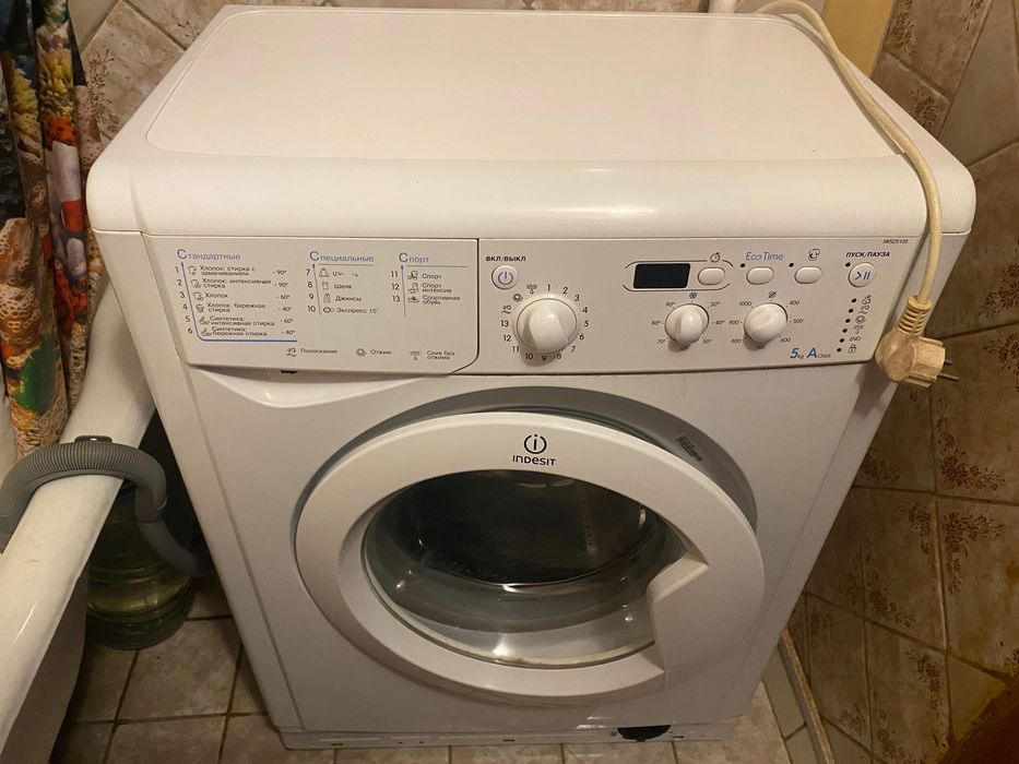 Пральна машинка Indesit