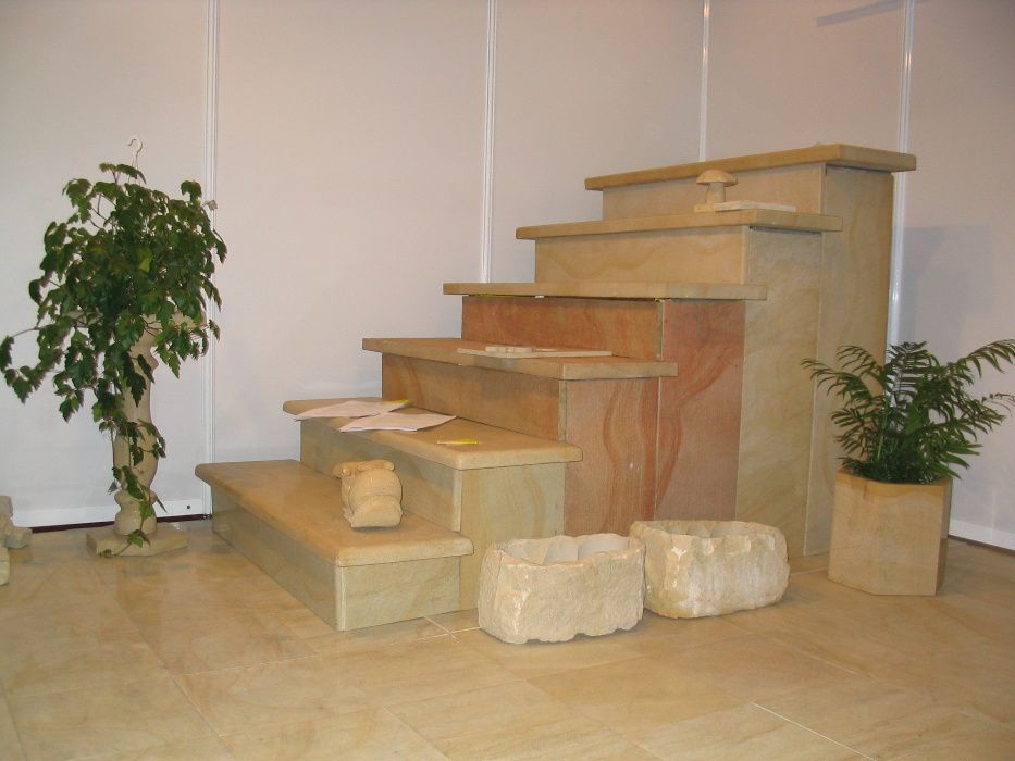 Schody kamienne z piaskowca - wewnętrzne i zewnętrzne, na wymiar