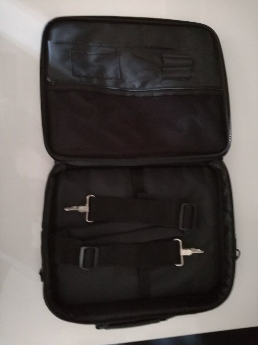 Mala KUNFT para Portátil (Universal - 15.6'' - Preto)