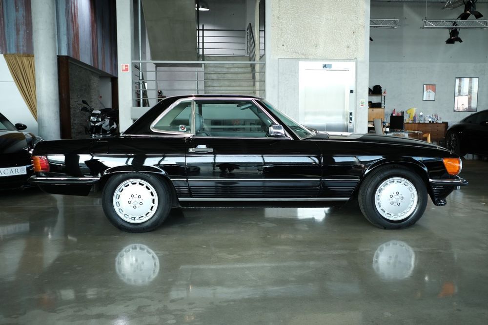 Mercedes-Benz R107 (1971-1989)