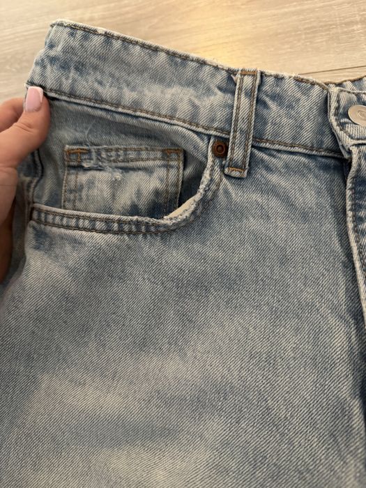 Світло-блакитні джинси від Zara