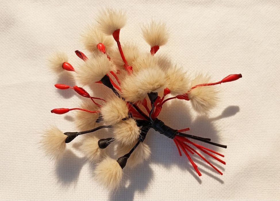 Брошка.. Кожа натуральная.