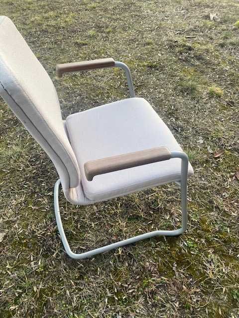 Solidne krzesła ogrodowe