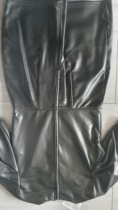 Sukienka H&M ze skóry ekologicznej