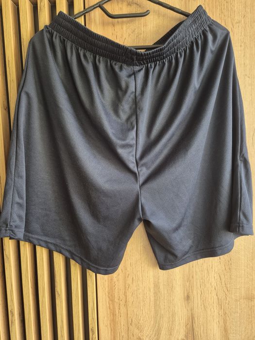Krótkie sportowe spodenki granatowe ESSENTIALS martes rozmiar XXL