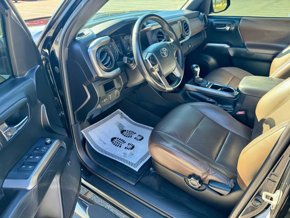 Toyota Tacoma      2016