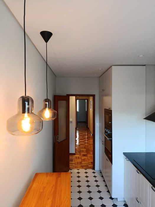 Apartamento T1+1 renovado em zona central (Rua 25 de Abril)