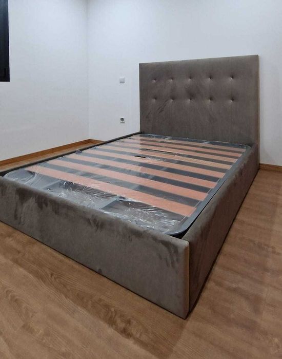 Camas De Casal Estofadas Top de Gama 190x140m Estrado Incluído 199€ !!