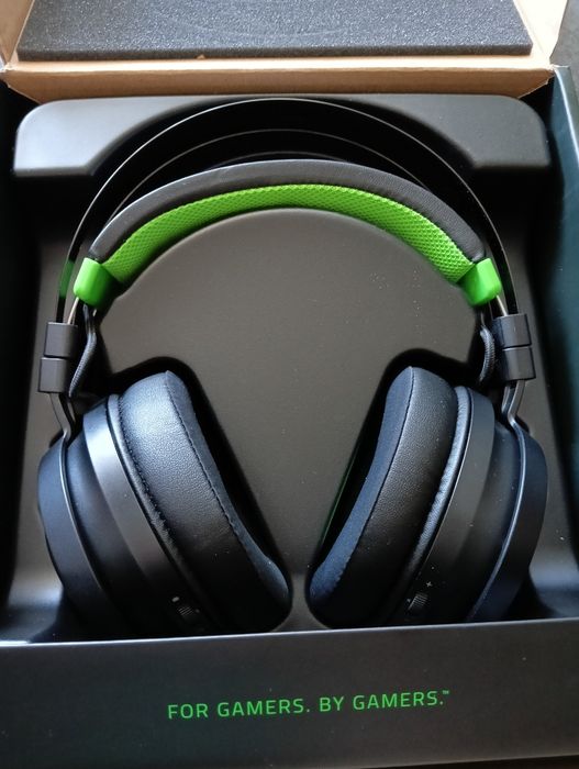 Razer  Nari  ultimate【新古品】 Наушники Razer Nari Ultimate Wireless (RZ04-02670100-R3M1) купить