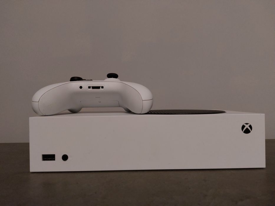 Sprzedam xboxa Series S w stanie idealnym