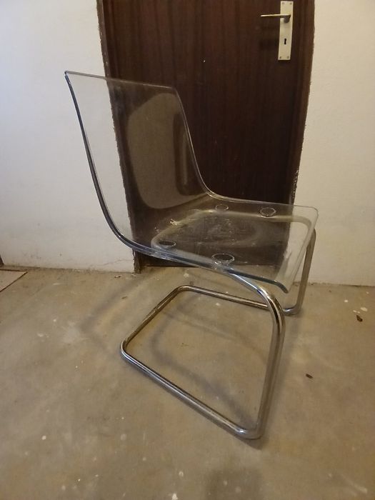 Mesa extensível Glivarp e 4 cadeiras acrilicas Tobias do Ikea