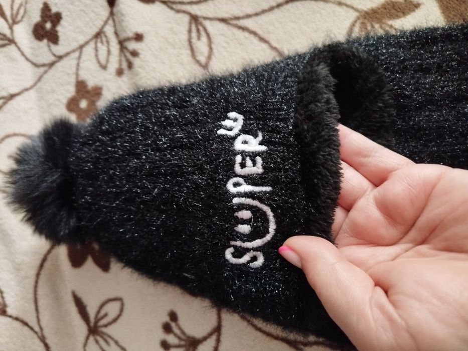Śliczna czapka damska włochata z misiem stan idealny