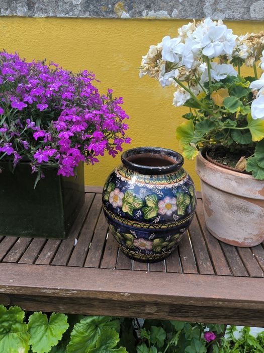 Vaso decorativo em barro