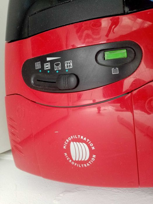 excelente aspirador Hoover Alpina 1400, a funcionar bem