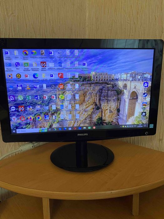 Продам комплект ПК +монітор.