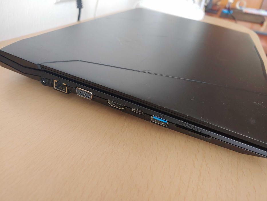 Clevo N850EZ i5-8300H 2.3Ghz/8Gb DDR4/UHD Graphics 630/ 120Gb ssd