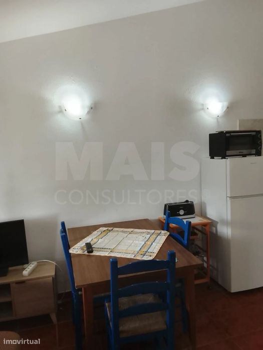 Moradia T2 com Quintal, Terraço e Churrasqueira em Vila Nova de Mil...