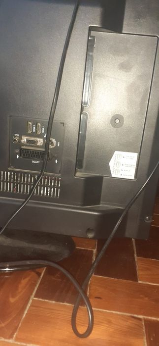 Vendo tv crown de 32 polegadas só não tem  comando