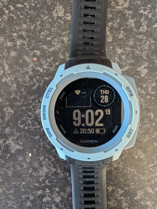 Casio G Shock DW-H5600 + Garmin Instinct