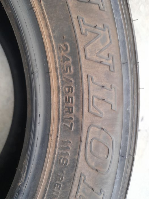 Pneu Dunlop AT20 Grandtrek  245/65/17 como  novo
